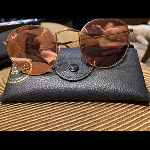 Raybans with pink frames
